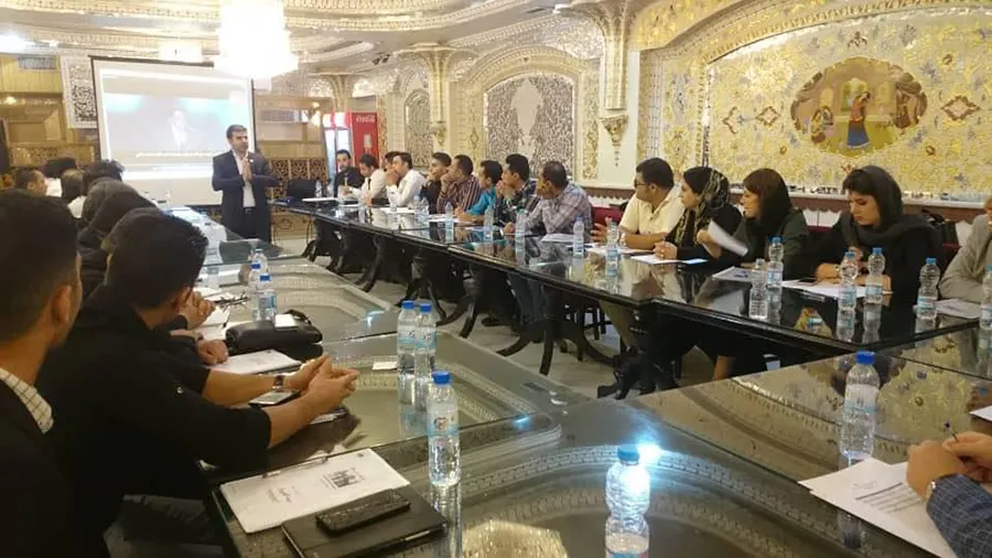 زبان بدن و آداب معاشرت